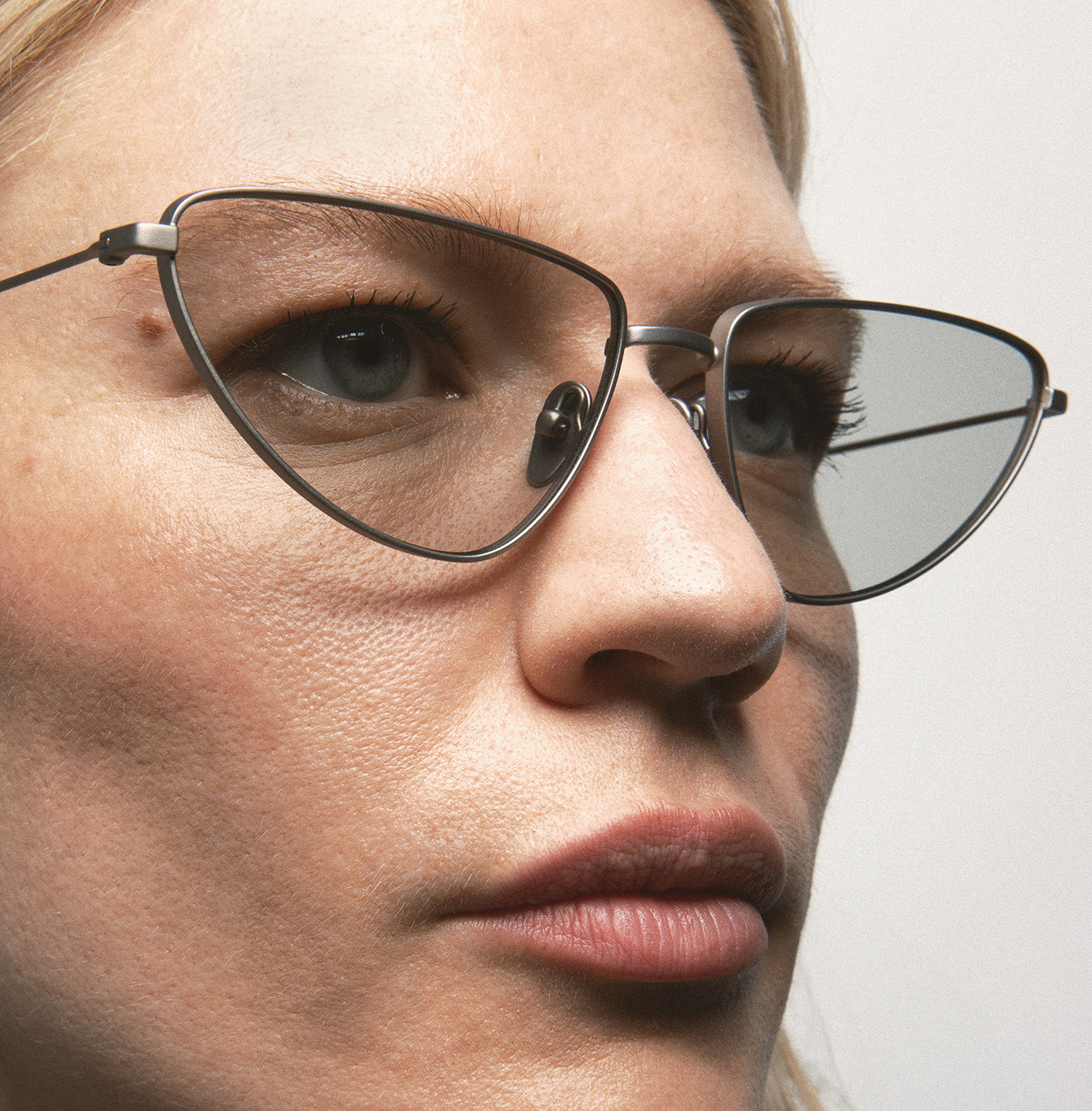 Kaleos Swenson Gri Fotokromik Cat Eye Kadın Güneş Gözlüğü - Görsel 4