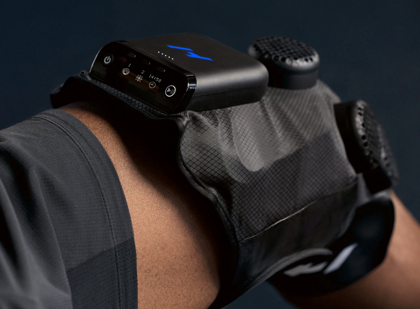 Hyperice Contrast 2 Knee Akıllı Diz Kontrast Terapi ve Kompresyon Cihazı - Görsel 5