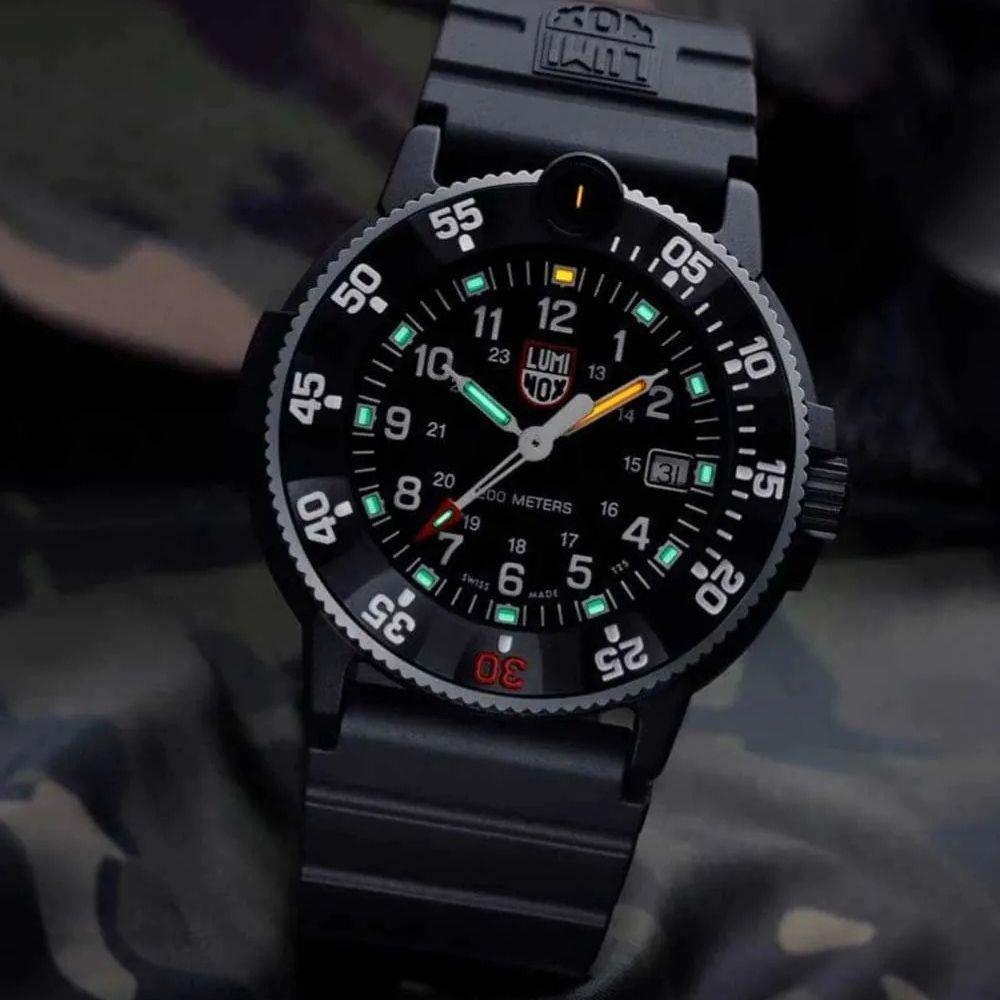 LUMINOX XS.3001.H NAVY SEAL ORIGINAL 3001 Serisi (İsviçre Üretimi ETA F06.412 Mekanizmalı) Erkek Kol Saati - Görsel 5