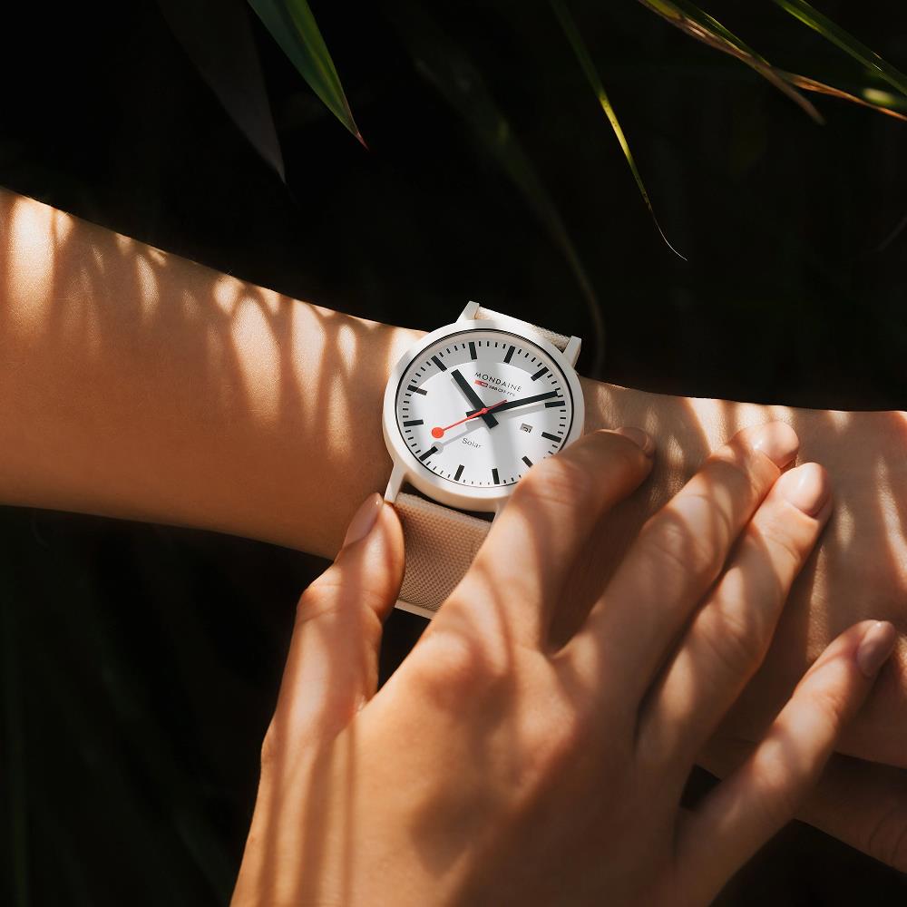 MONDAINE ESSENCE SOLAR MS1.41910.LA Erkek Kol Saati - Görsel 3